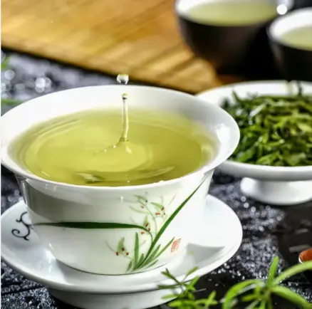 上海南翔小笼与生煎终极对决：本地老饕教你一口吃出正宗味